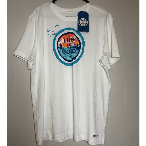 Life is Good Men's Large Circle Sailboat Lake Sunset Crusher Tee BNWT - Picture 1 of 6